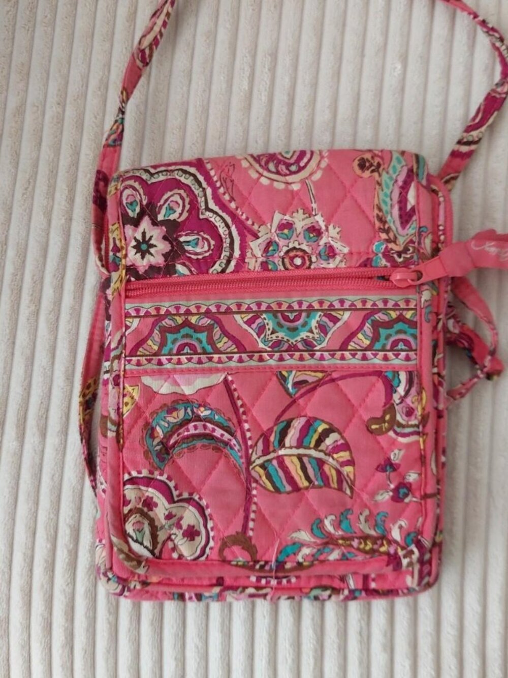 Vera Bradley pink crossbody bag #preppy #festivalVera Bradley quilted cotton cro